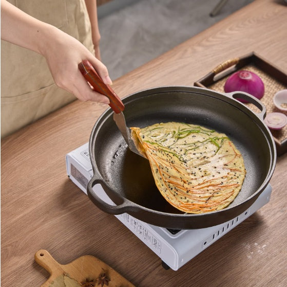 WANGYUANJI 11" Cast Iron Wok with Dual Handles & Wooden Lid – Uncoated Stir-Fry Pan for Gas & Induction, Includes Steel Wire Scrubber